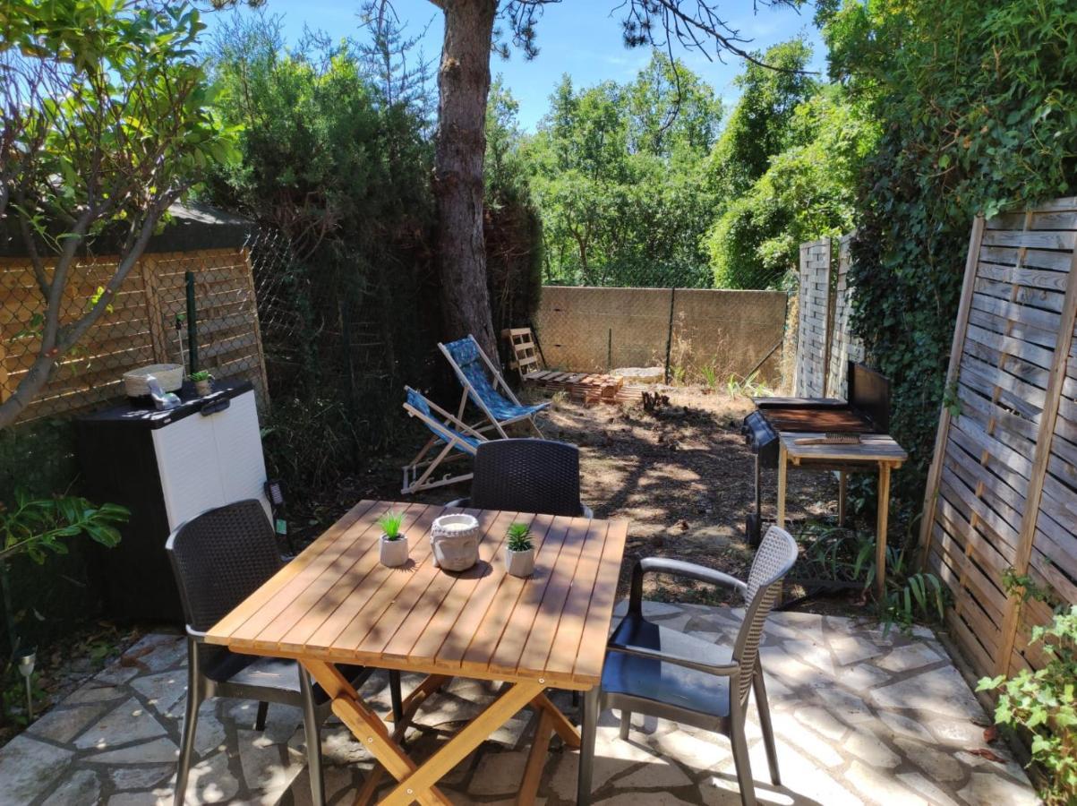 Maisonnette En Residence Avec Piscine Et Tennis Saint-Vallier-de-Thiey Kültér fotó